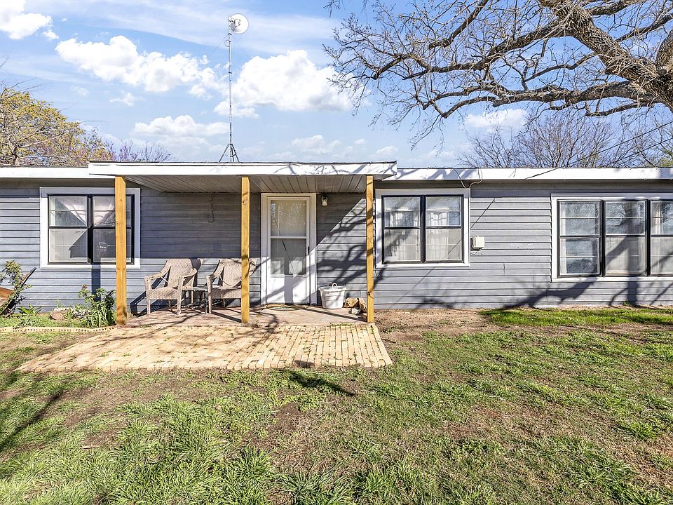 1st image of 132 Maple St