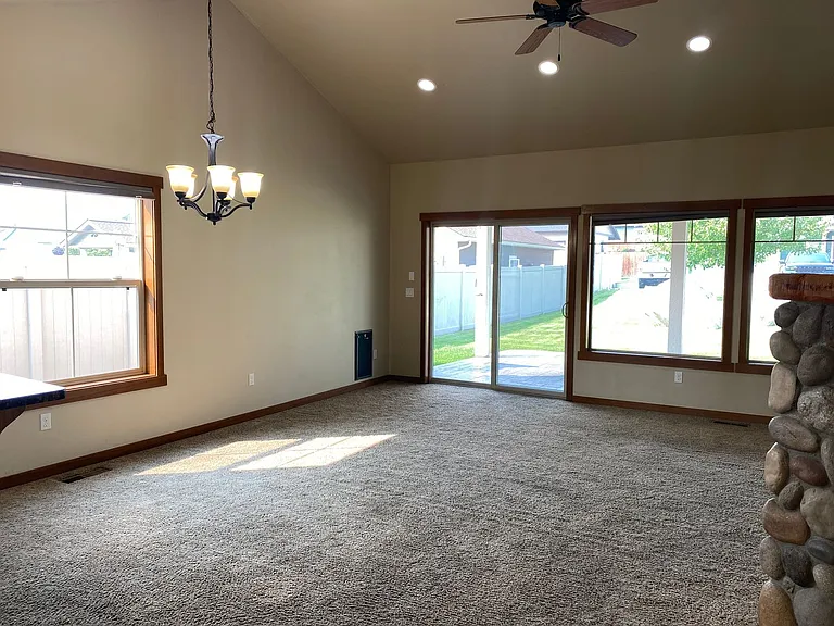 566 Village Dr — Photo 6