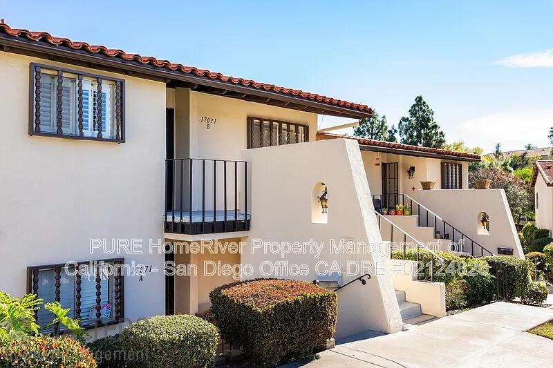 2 bed, 1.5 bath, 1040 sqft, $3,095 — Photo 2