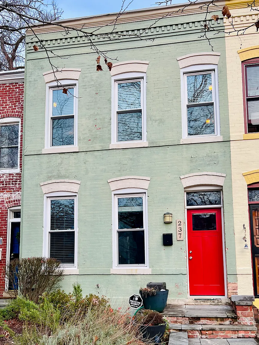 237 14th St NE photo 1