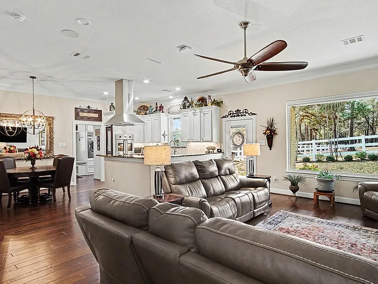 15569 Crown Oaks Dr — Photo 39