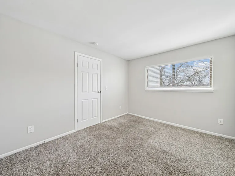 North Branch Apartments — Photo 40