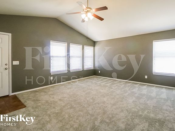 3rd image of 817 Tufts Ln