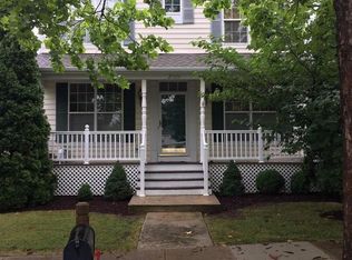 26001 Hartwood Dr, Chantilly, VA 20152