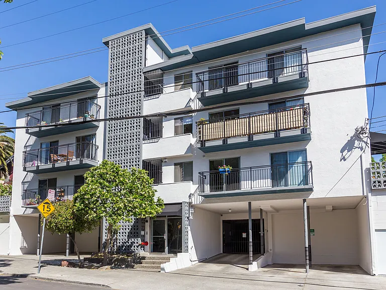630 Mariposa — Photo 4