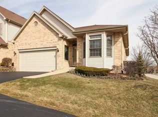 8702 Powers Ct, Orland Park, IL 60462