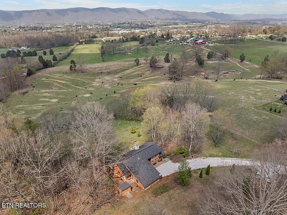 2nd image of 770 Mount Paran Rd