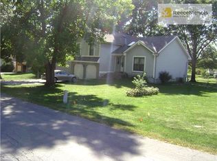 9544 Haskins St, Lenexa, KS 66215