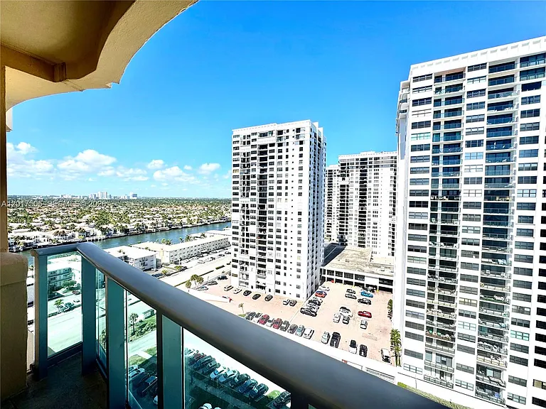 2501 S Ocean Dr #Penthouse 4 — Photo 8