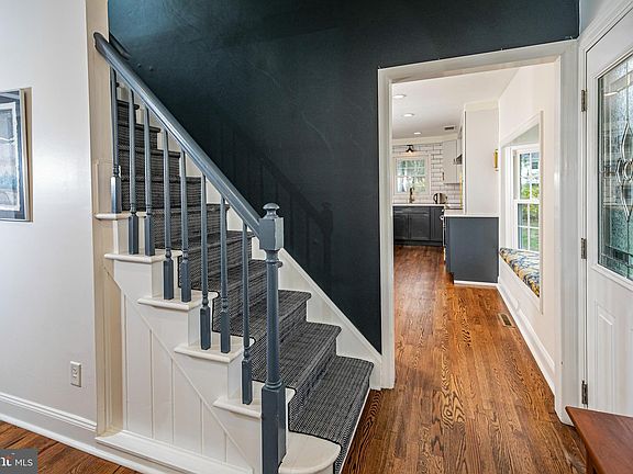 3rd image of 25 Wildwood Way