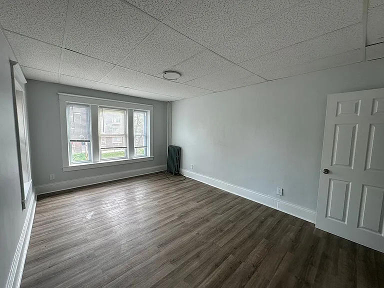56-60 Fort Pleasant Avenue — Photo 4
