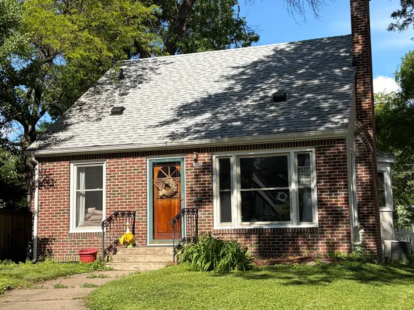 1502 Albert St N, Saint Paul, MN 55108