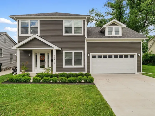 22415 Beach St, Saint Clair Shores, MI 48081