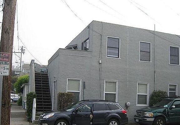 3rd image of 108 Park Pl APT C