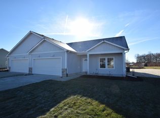 779 Blackstone Ct, Kouts, IN 46347