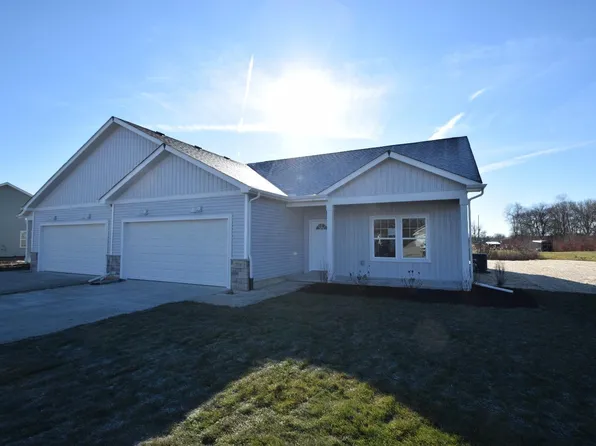 779 Blackstone Ct, Kouts, IN 46347