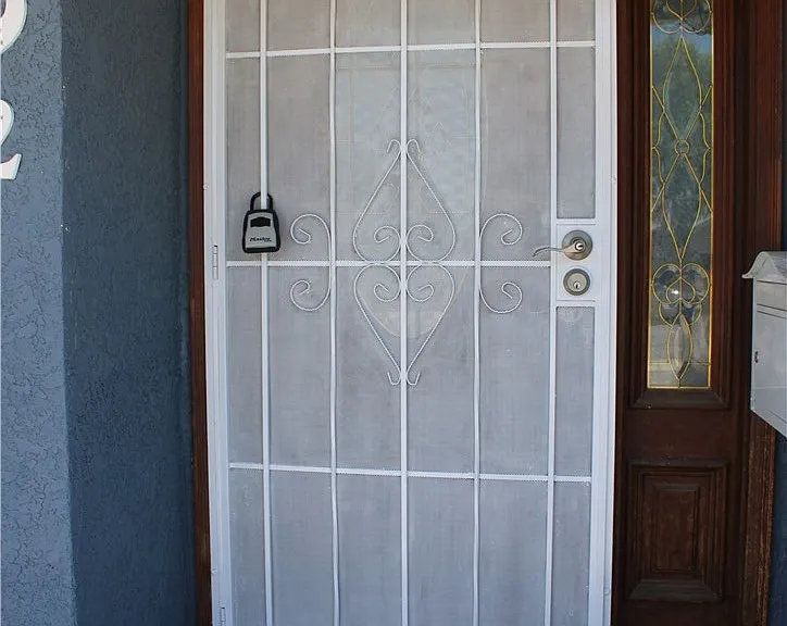 5192 Robinwood Dr — Photo 3