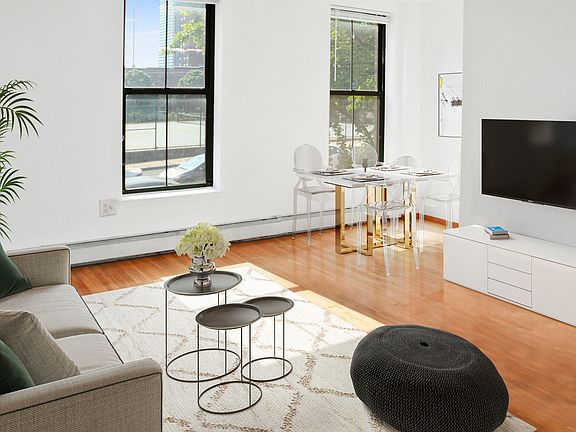 3rd image of 399 Cumberland St #2