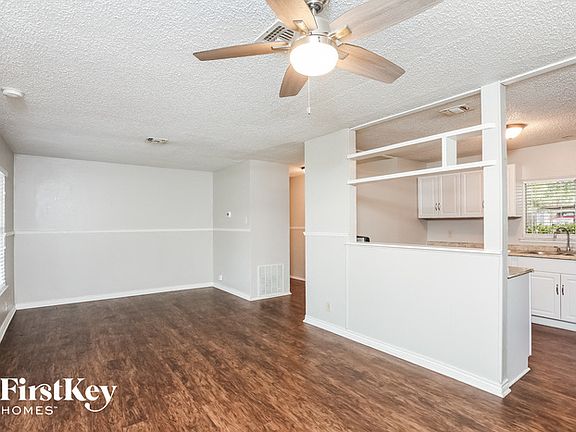 4th image of 2403 Ingleside Dr