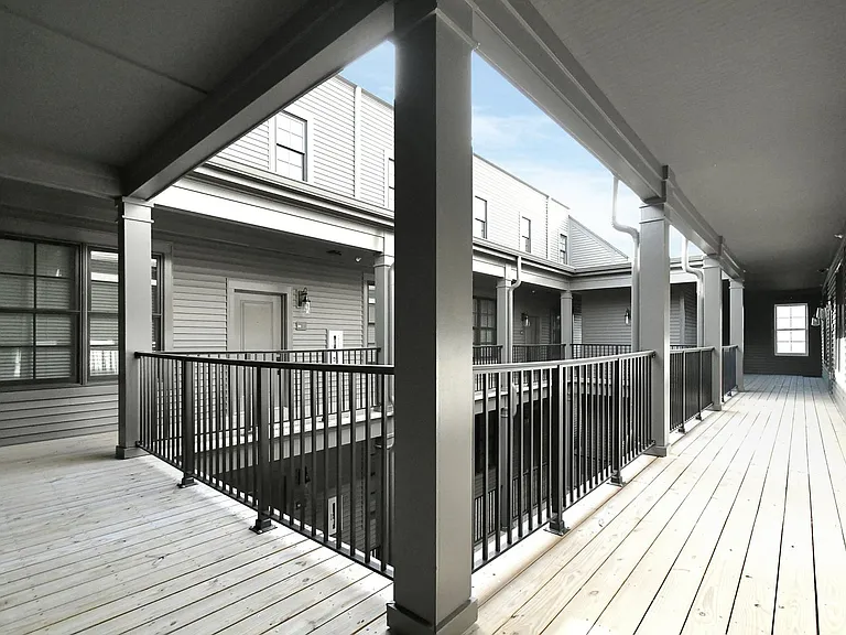 Beautiful luxury apartments available close to downtown! — Photo 55