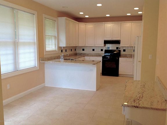 3rd image of 1183 Audubon Dr #L-27