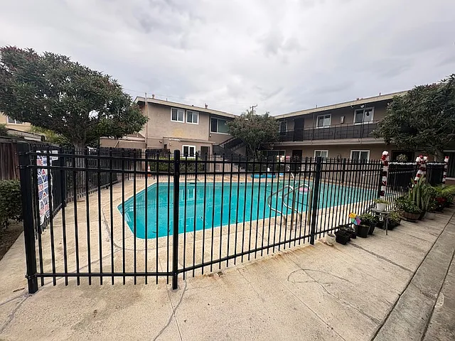 Building Photo - 11801 Stuart Dr #6