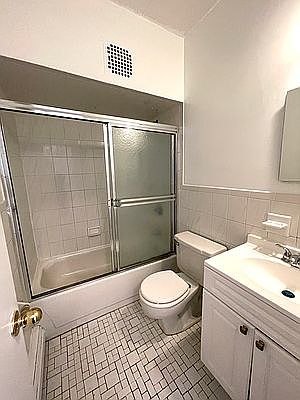 3rd image of 20-72 Steinway St #2F
