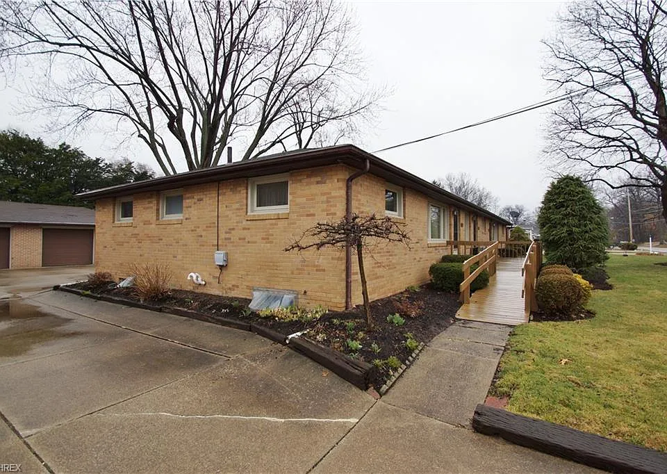Building Photo 4