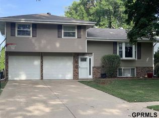 2005 S 164th Ave, Omaha, NE 68130