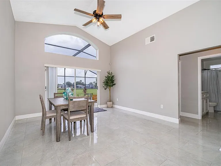 207 Langham Dr — Photo 13