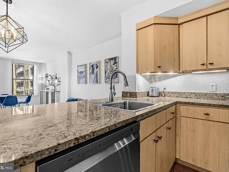 631 D St NW #637 — Photo 15