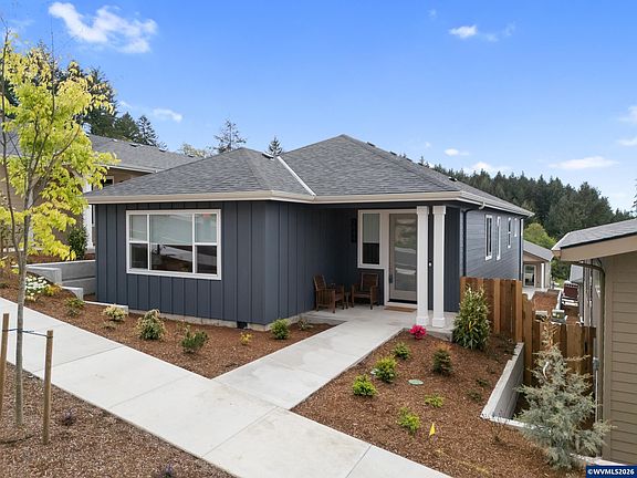 3rd image of 2044 NW Victory Ave