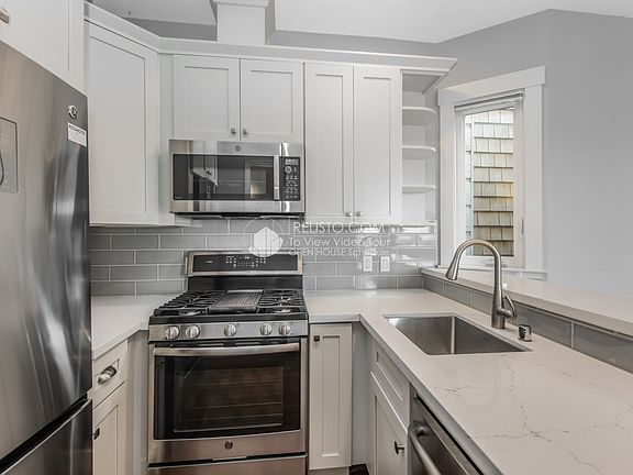 4th image of 2807 Steiner St APT 5