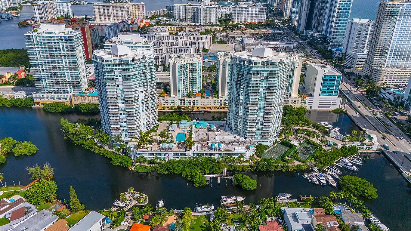 2 bed, 1600 sqft, $7,000 — Photo 4