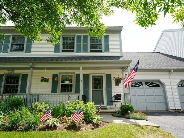 39 River View Dr, Essex Jct, VT 05452