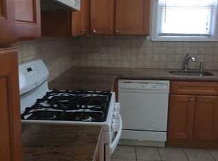 10 White Stone Pl FLOOR 2, New Rochelle, NY 10801