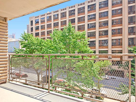 4th image of 303 W 66th St APT 3HW