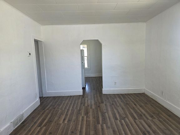 2nd image of 213 W 7th St