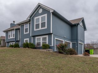 19623 Harbor Dr, Smithville, MO 64089