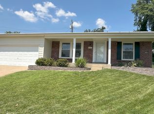 11841 Park Ct, Maryland Heights, MO 63043