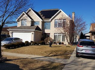 8622 N Oketo Ave, Niles, IL 60714
