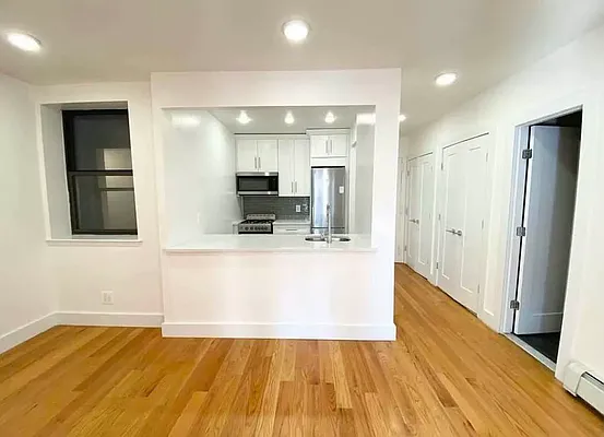 Rented by EastMount Realty LLC | media 29