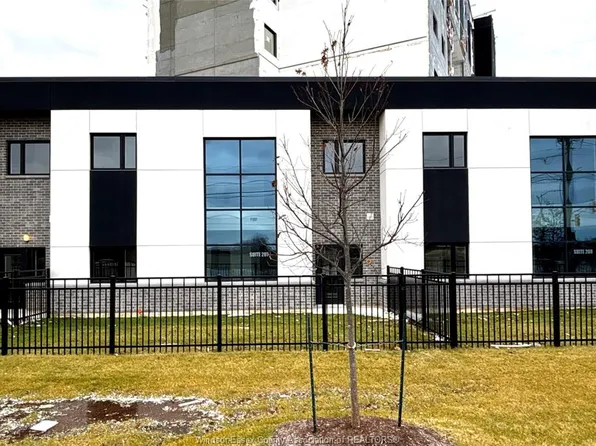 4400 Laurier Pkwy #207, Lasalle, ON N9J 0B4