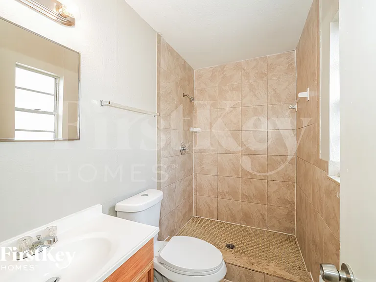 2224 E Hanna Ave — Photo 14