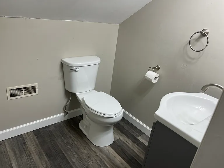 771 E Maple St — Photo 8