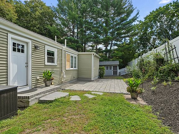 3rd image of 45 Adanac Rd