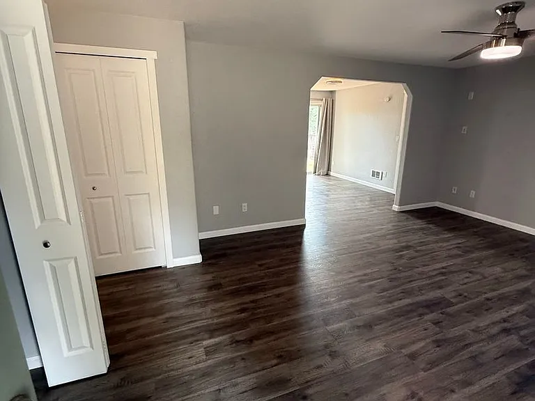 1871 Lake Dr — Photo 5