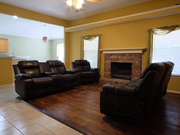 3rd image of 3311 Salmon St