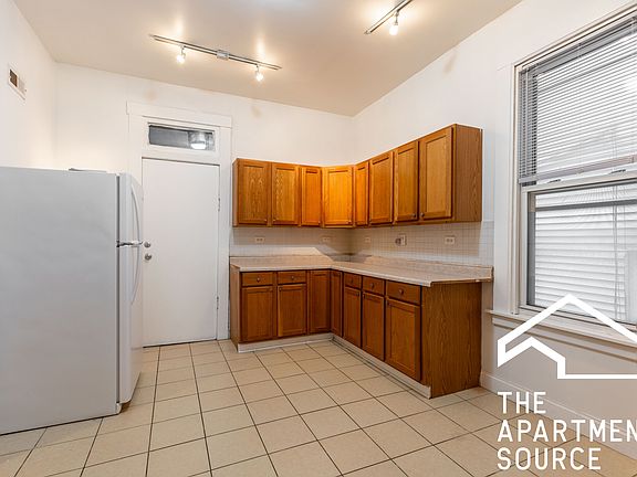 4th image of 1727 N Mozart St #1