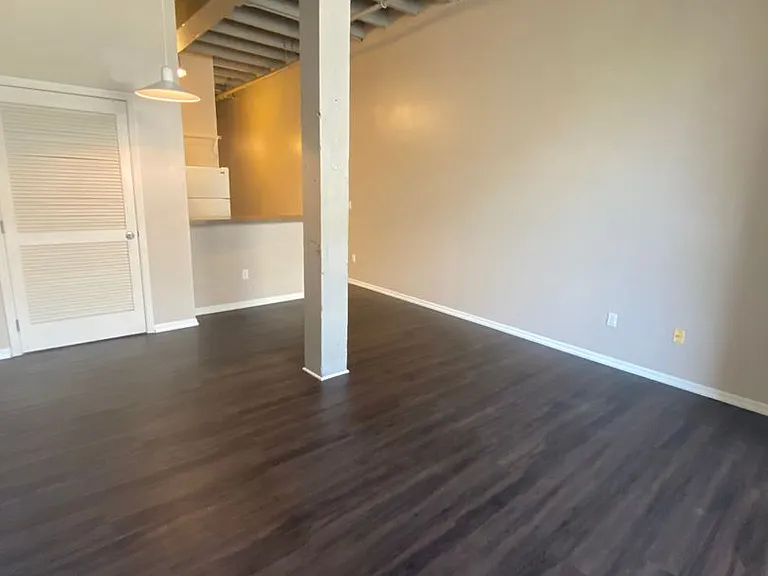 1115 Harney St — Photo 9